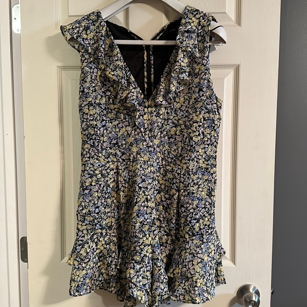 Flowering jumpsuit with shorts